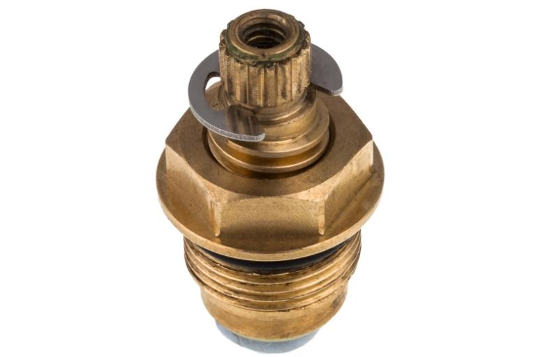 Brass plumbing fitting assembly
